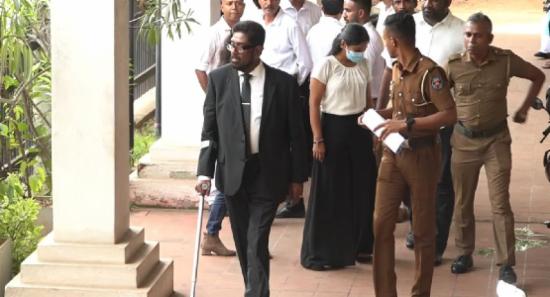 කෙහෙළිය ඇතුළු පවුලේ 4 දෙනෙකුට යළිත් අධි චෝදනා